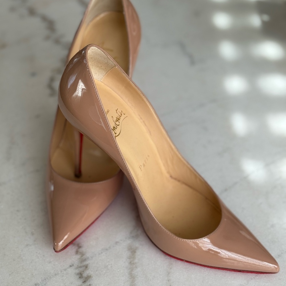 Christian Louboutin Decollete 554 100 Patent Nude Pumps Heels Shoes, size 37
